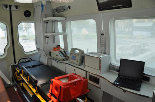 眉山救护车内部